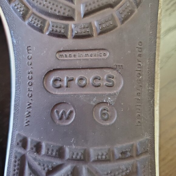 Women's Crocs flat shoes size 6 brown and pink - Picture 5 of 5